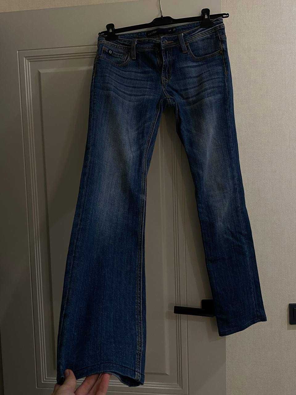 Бредовые джинсы отличного качества 38-40 размеры, цена символическая