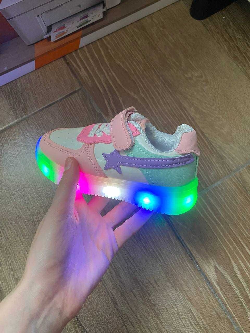Adidasi copii cu luminite