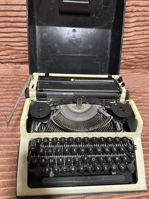 Печатная машинка 1988 год