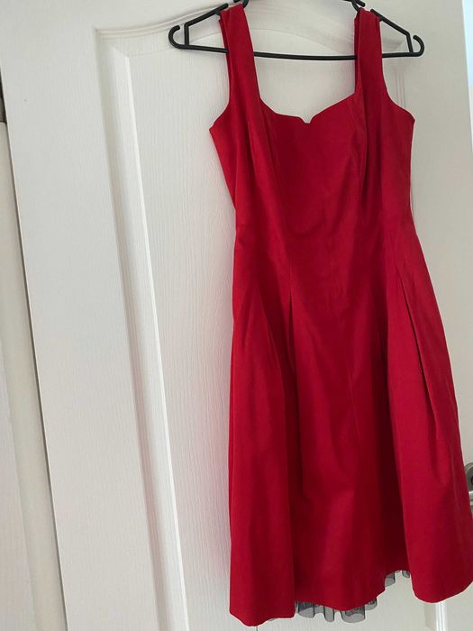 Червена рокля с тюл - Orsay