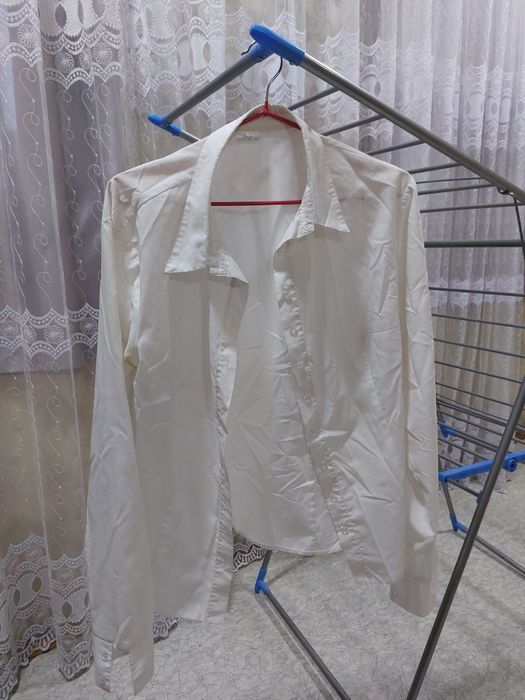 Продаётся белая рубашка