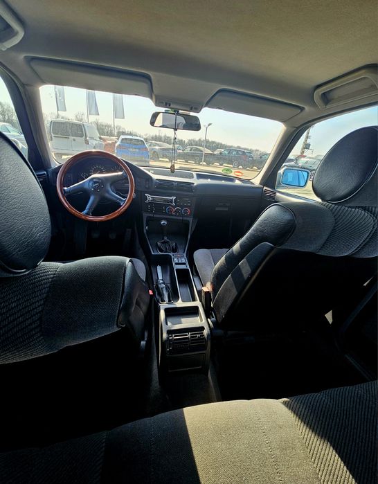 BMW 525i E34 – 1989 – aer condiționat  Retromobil, stare excelenta