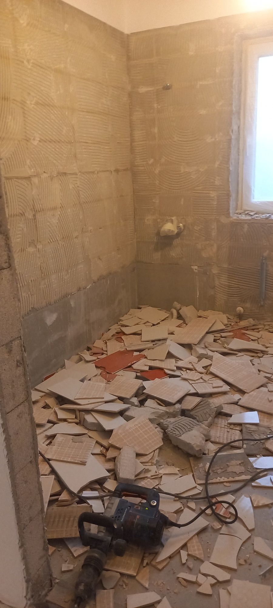 Pregătit apartamente pt renovare Decopertari Demolari Taiat pereți