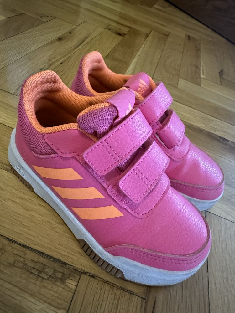 маратонки adidas