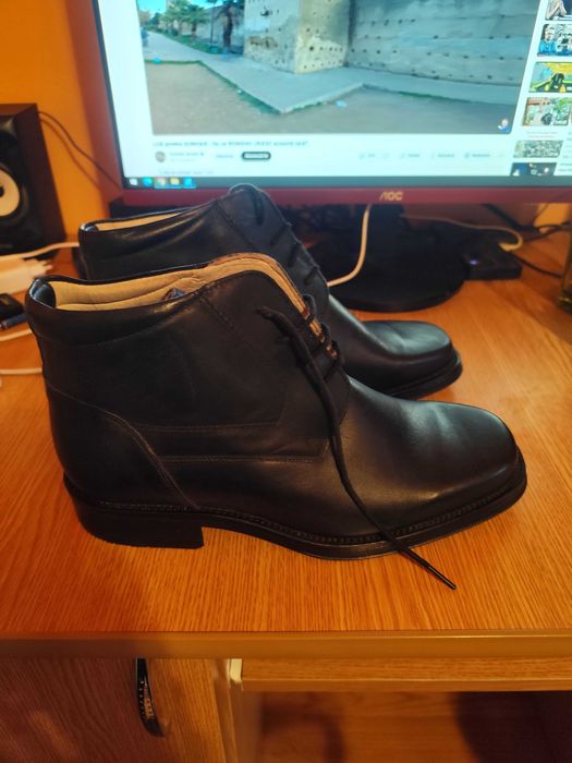 Ghete Barbati Toamna-Iarna Piele marimea 41 noi