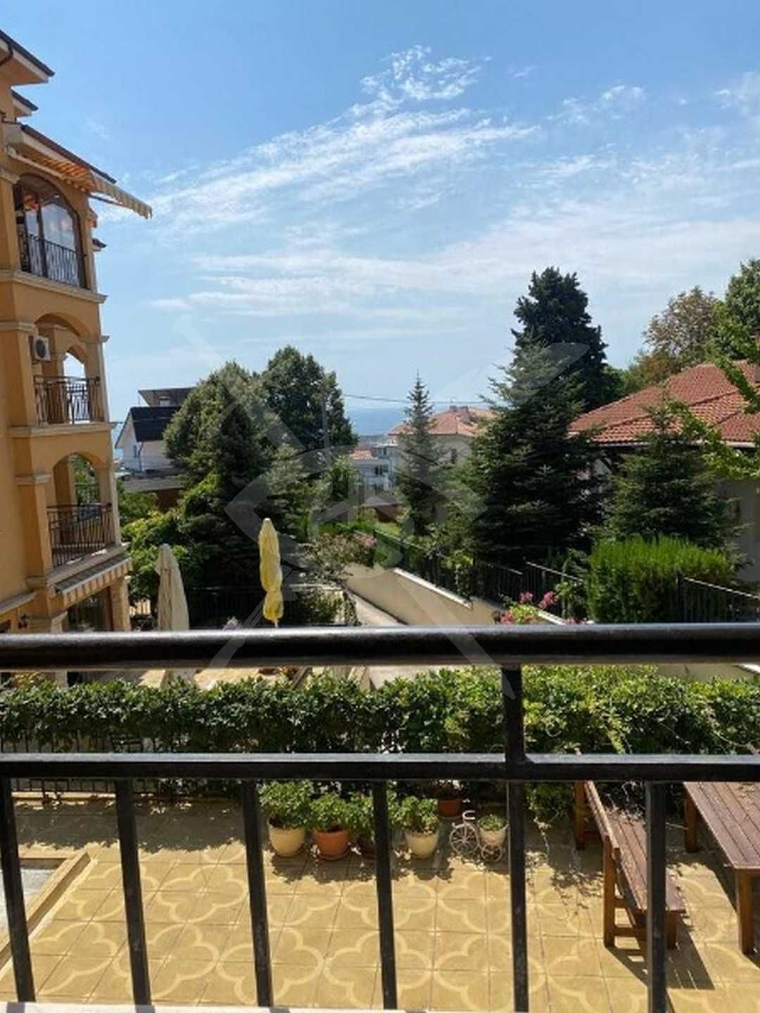 Тристаен апартамент в м-т Траката - 52280