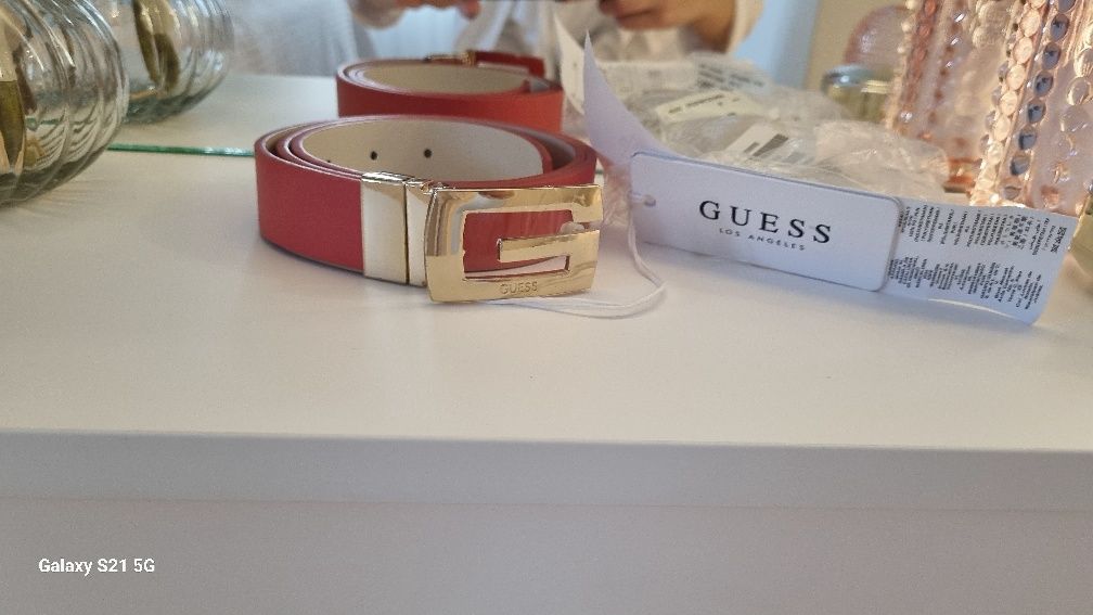Guess-колaн S размел