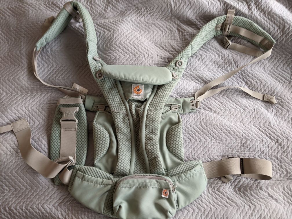 Ергономична раница Кенгуру ErgoBaby Omni Breeze