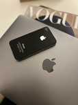 Vand iPhone 4s negru – clasic