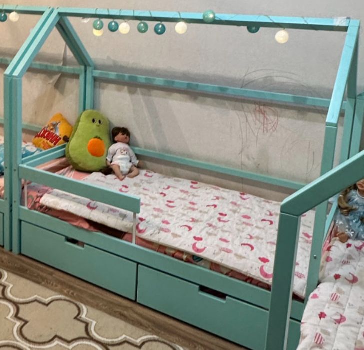 Продам кровать домик