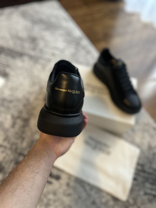 Alexander McQueen – mărimea 44 – NOI, nepurtați – full black