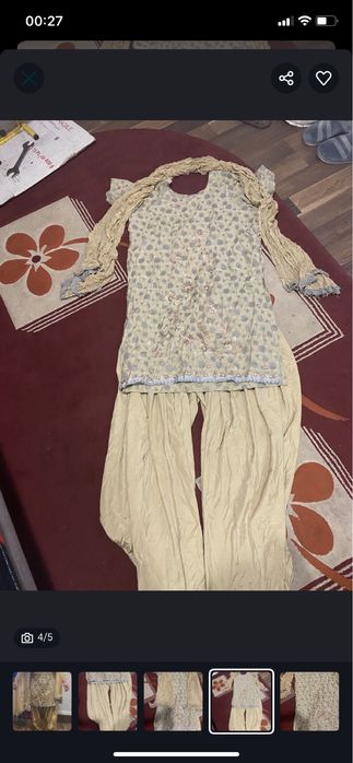 sari indian dau si la schimb cu diverse