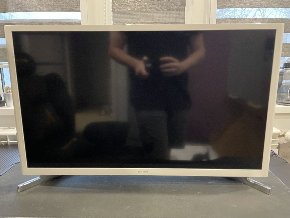 Teлевизор Samsung ue32j4510aw