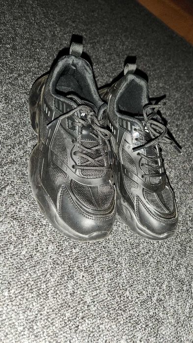 Черни обувки с платформа - 40 и 46