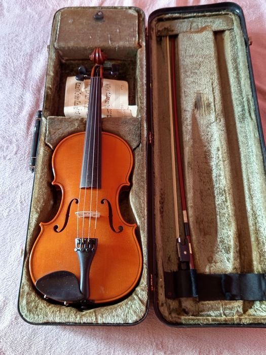 Vioară Andreas Zeller, fabricată în România