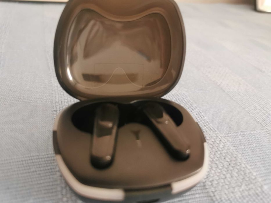 ear buds bluetooth