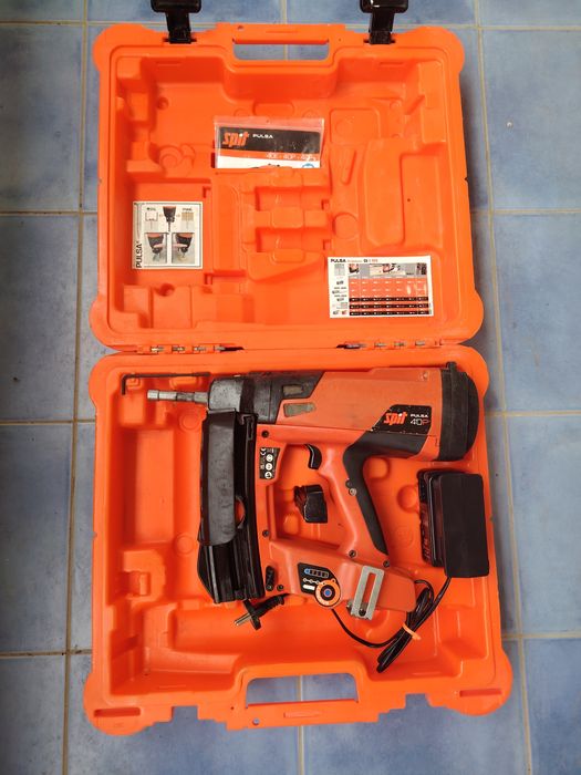 Pistol de implantat cuie beton cu gaz SPIT PULSA  40P