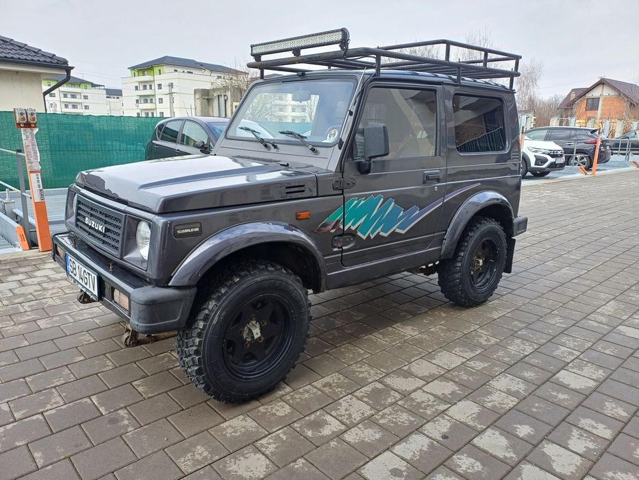 Suzuki samurai offroad