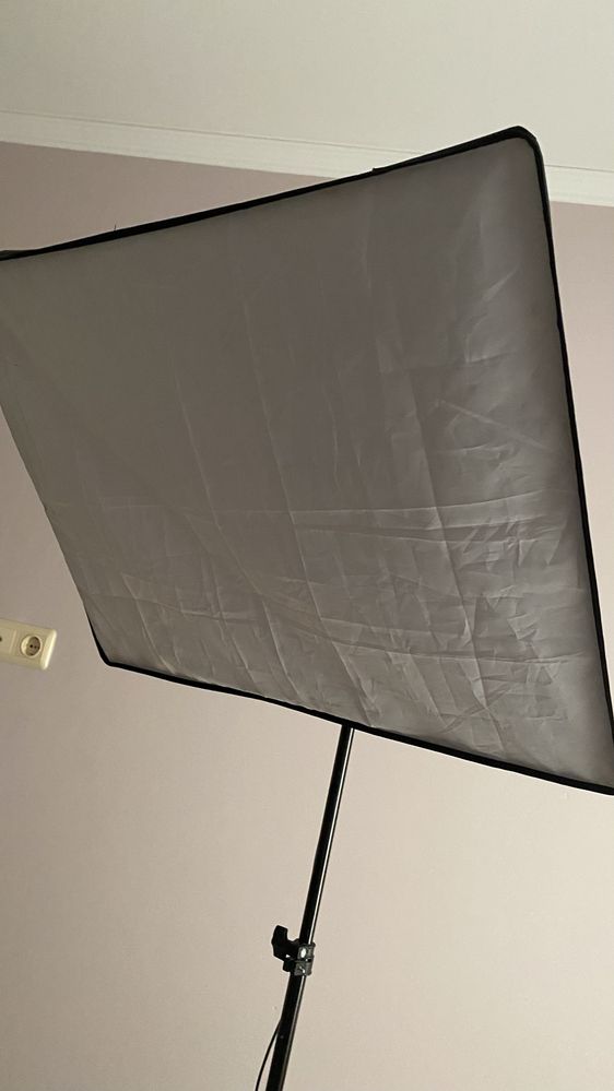 СОФТБОКС  светлина за студио тип SoftBox Led лампа трипод