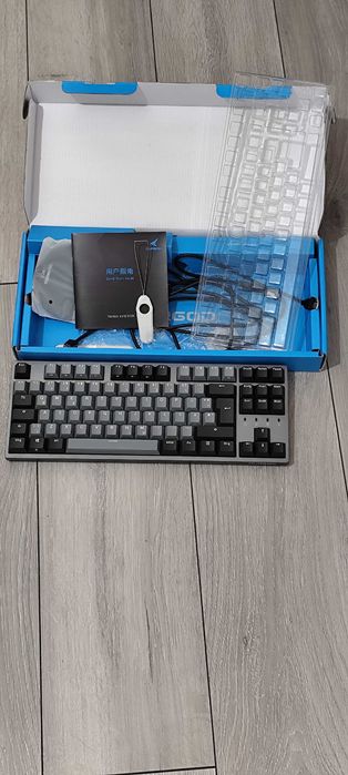 Vând setup complet laptop gaming plus periferice