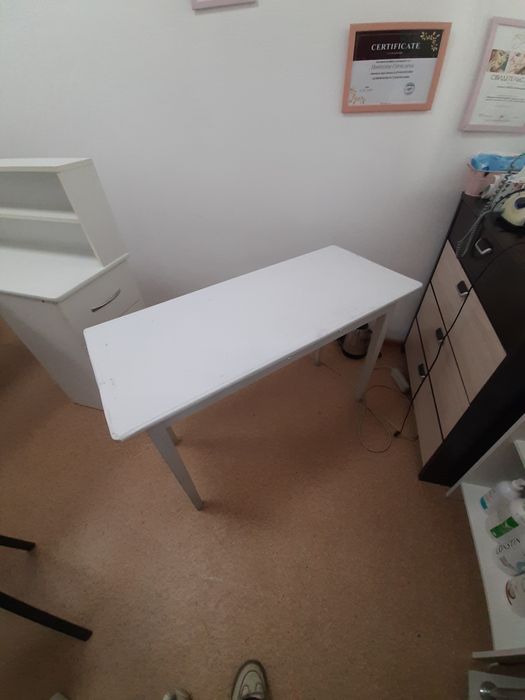 Продам стол для маникюра, стоимость 5.000 тенге