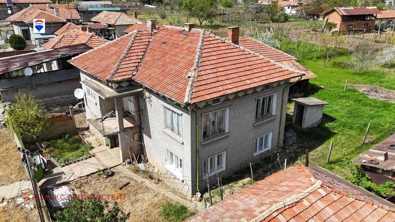 Къща на два етажа за продажба гр. Две могили