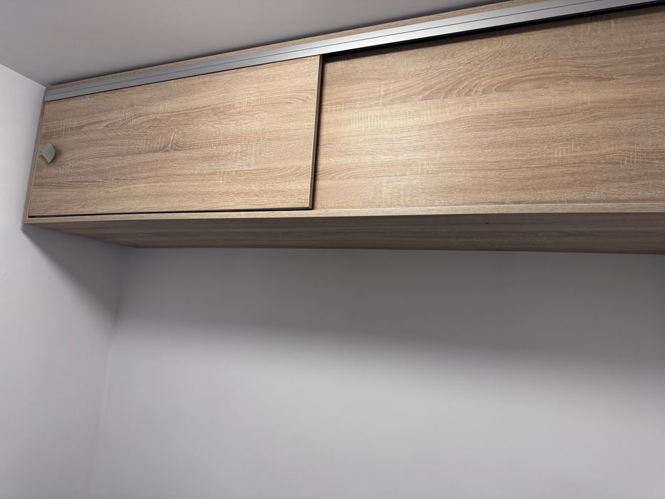 Vand corp suspendat cu usi glisante 210 cm