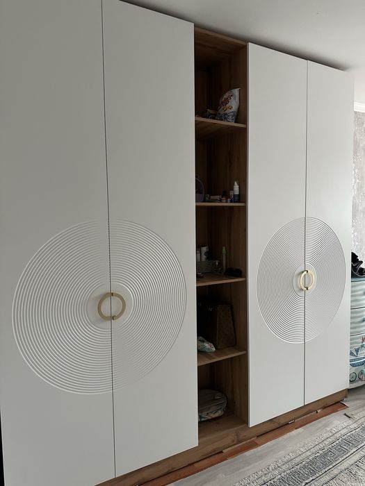 Шифонер в идеальном состояний . Забрать с Бурундая