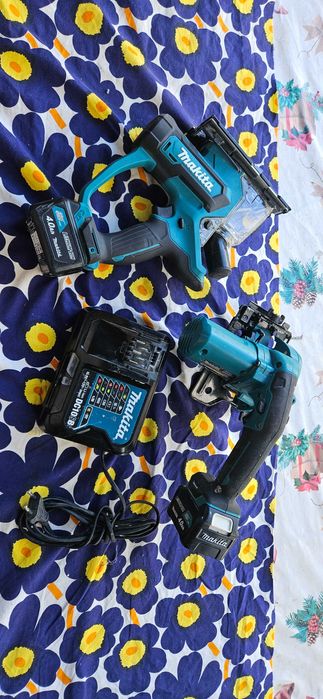 se vinde makita  sd 100d si fierastrau circular hs 301dz