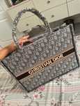 Geantă de umăr Christian Dior • 250 lei