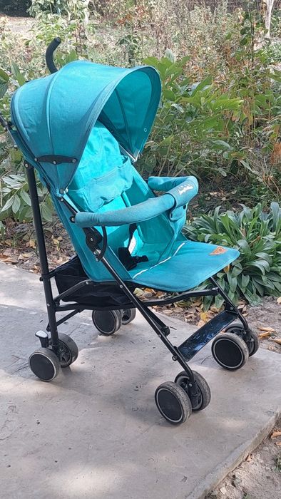 Коляска детская.в отличном состоянии состояниии.