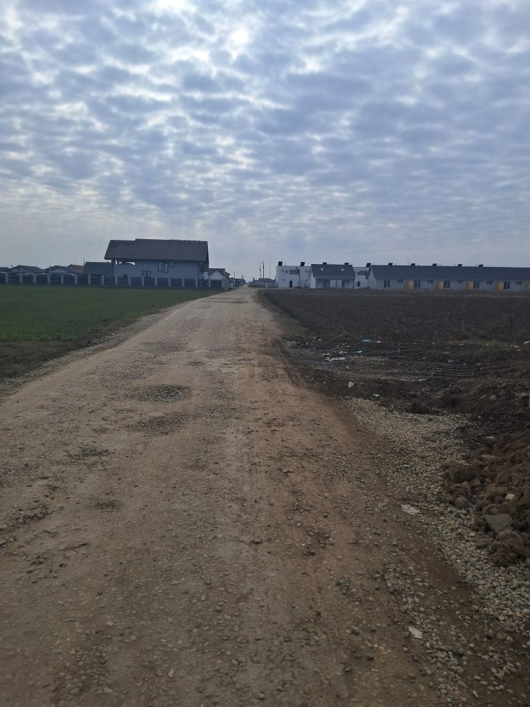 Vând Nojorid teren intravilan  parcela