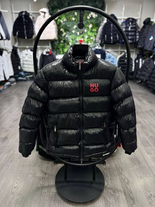 Мъжко зимно яке в черен цвят Hugo Boss