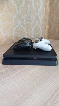 Продам Sony Playstation 4 (1 Тб)