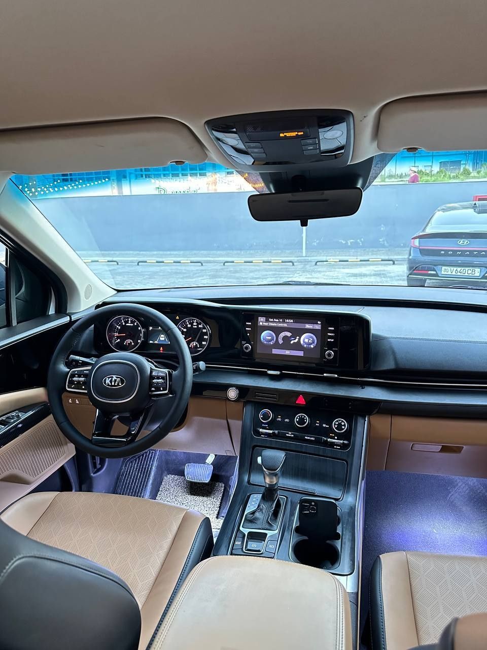 Продам Kia Karnival Автомат Чистая Машина