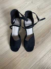 Sandale negre model deosebit