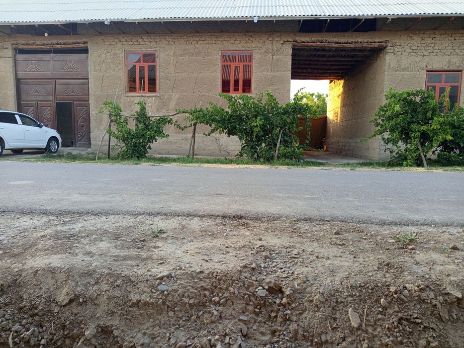 Уй сотилади азамат