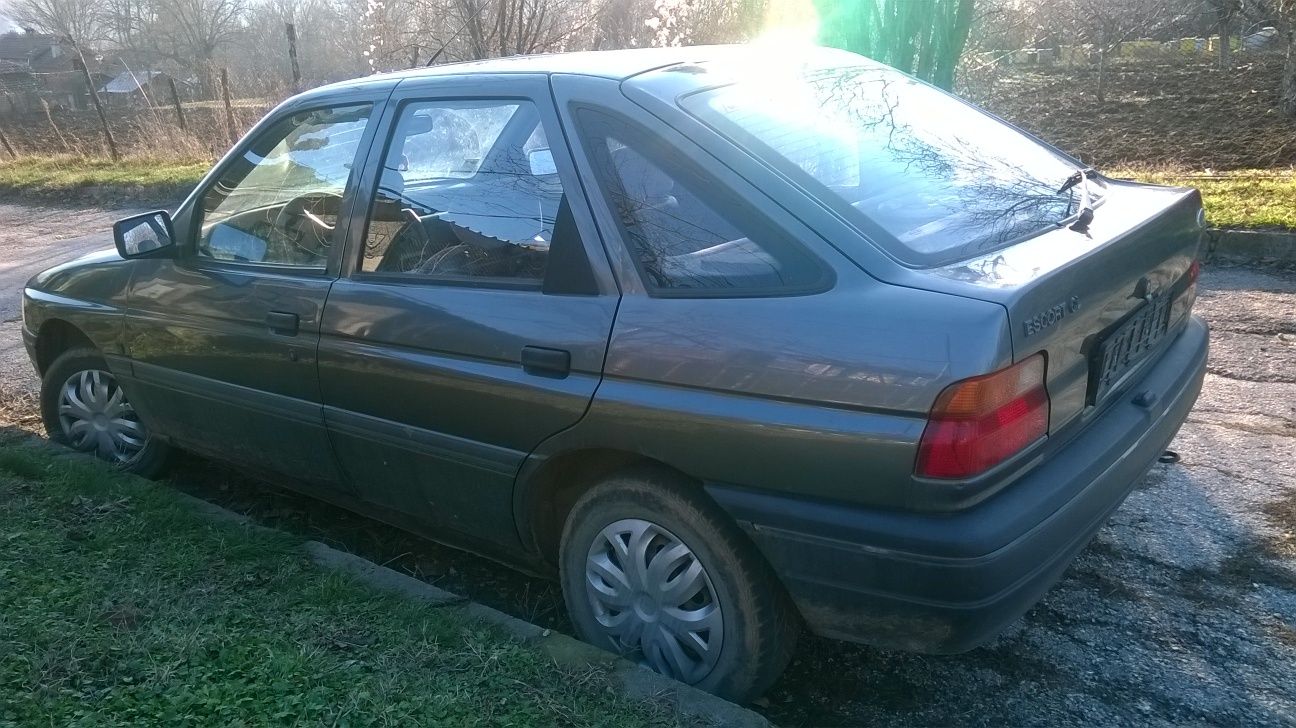 Ford Escort 1.3 Mi на части