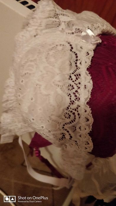 шест красиви дантелени сутиени