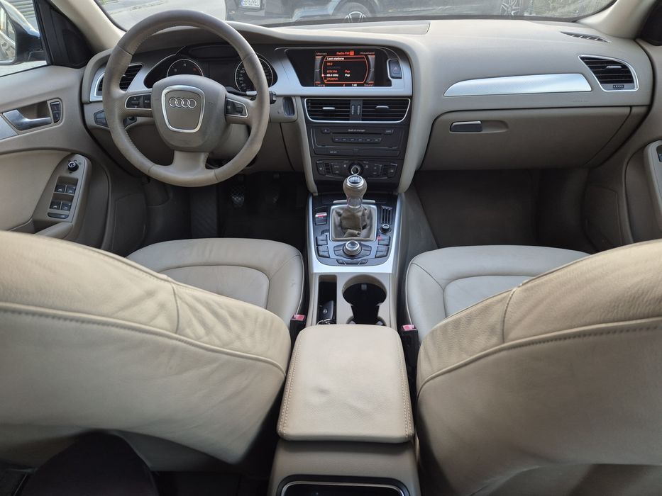 Vând Audi A4 Avant