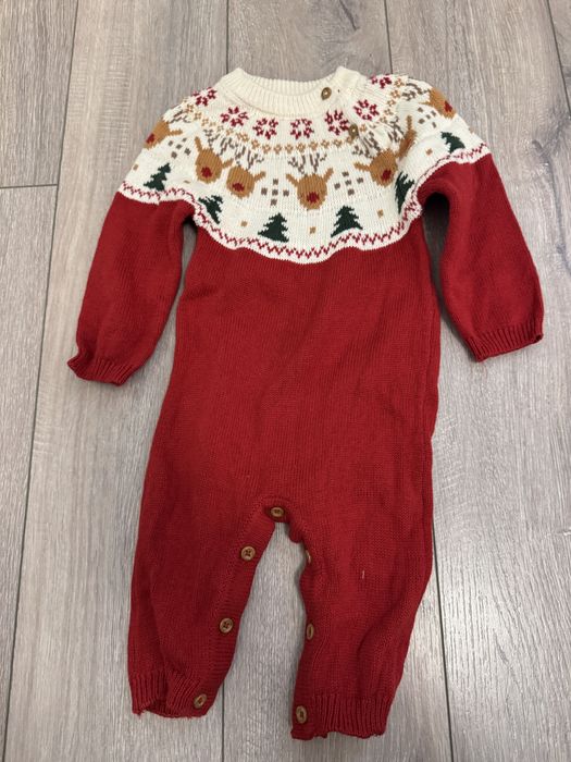 Lot hainute noi de Craciun