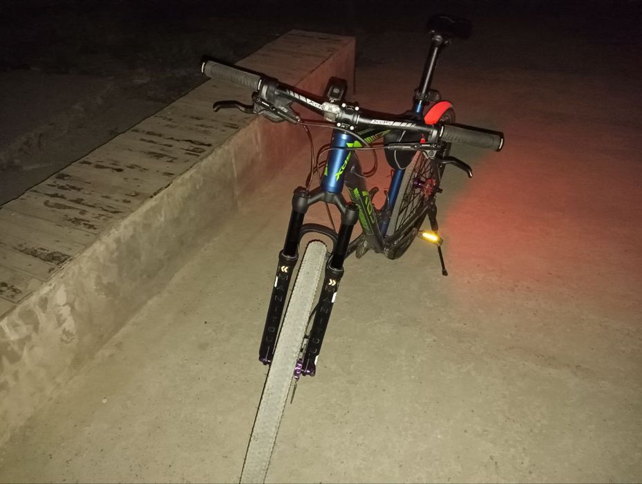 Xds 800 pilus 27.5 srochna sotiladi
Vilka manitu
Diska hlt 29
Kaseta s
