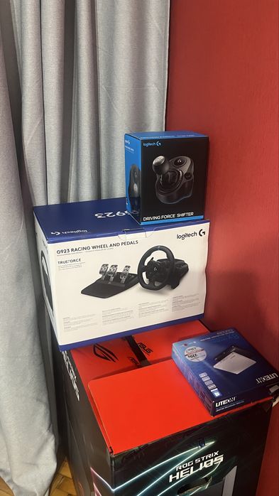 Logitech G923 +shifter и педали