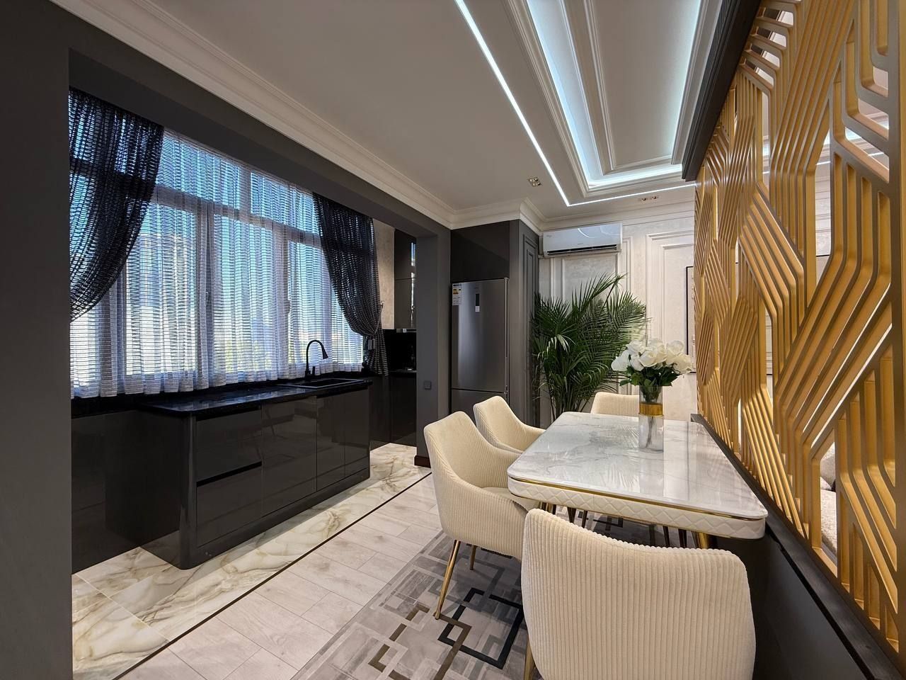 3-4/6/9 Luxury Apartments.

Ор-р: Кафе Efendi
Напротив ЖК INFINITY
