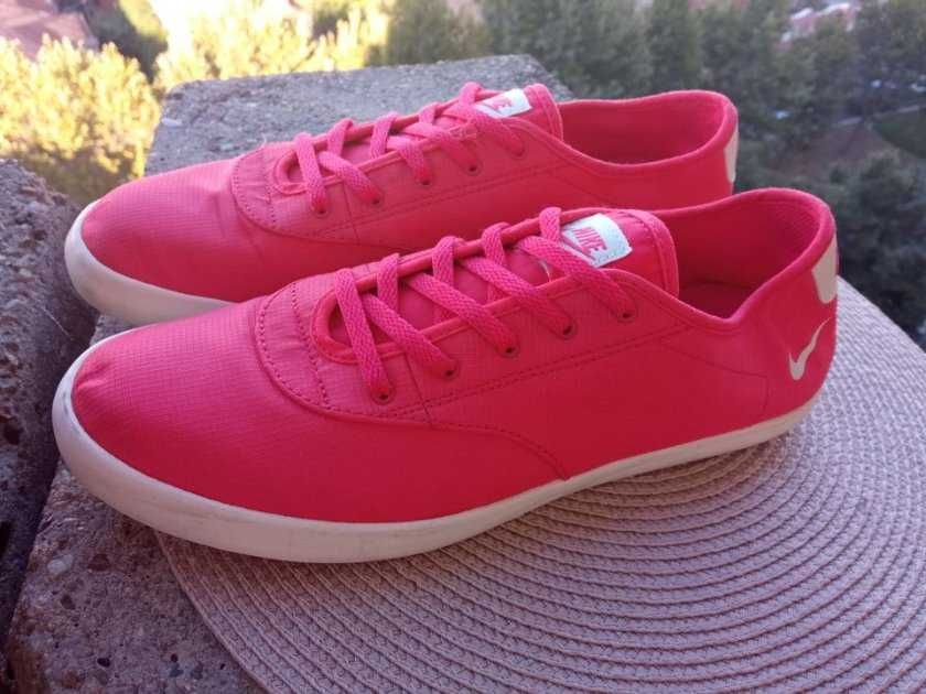 Tenisi Nike, mar.39,UK 5.5 (25 cm) made in Vietnam.
