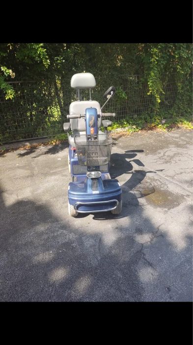 SCOOTER ELECTRIC  pentru vârstnici sau persoane cu dezabilitati