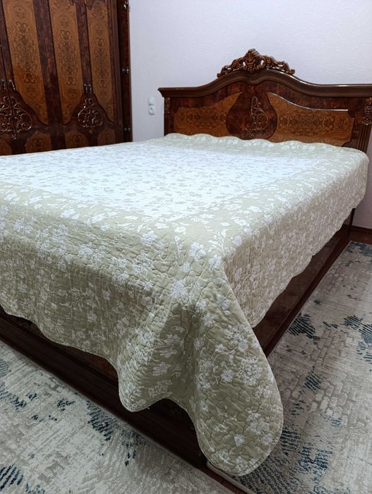 Покривал двуспальной стеганое 100.000