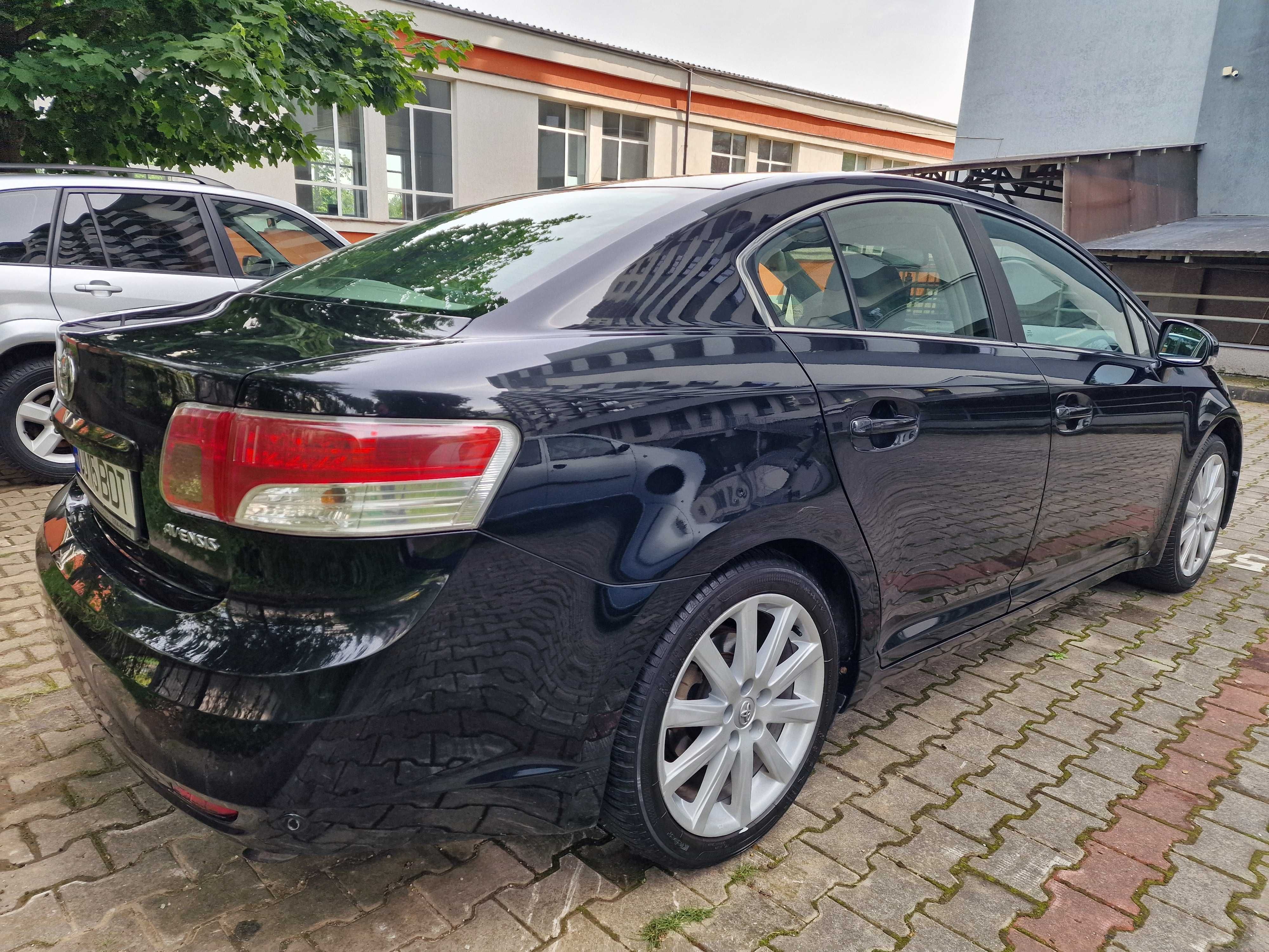 TOYOTA AVENSIS 2.0  Benzina Automatic