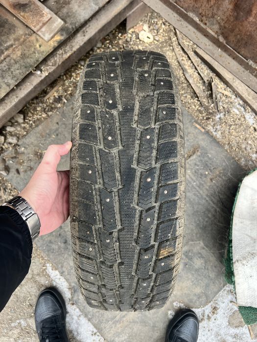 Зимняя резина 195/65/15 в хорошем состоянии