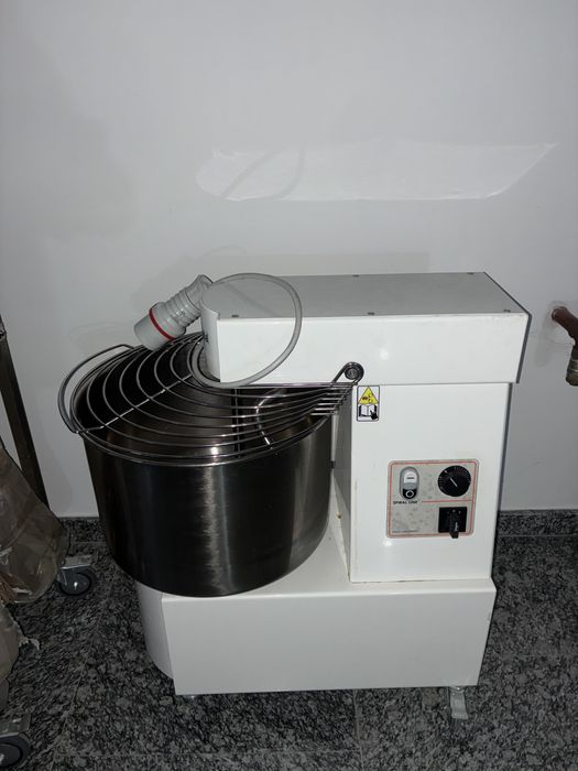 Malaxor aluat,formator aluat,feliator,